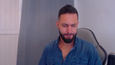 Snapshot of oliverdrew1 chatting on 17, 12, 2024 oliver online show from 17, 12, 2024