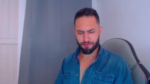 Snapshot of oliverdrew1 chatting on 18, 12, 2024 oliver online show from 18, 12, 2024