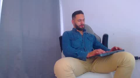 Snapshot of oliverdrew1 chatting on 23, 12, 2024 oliver online show from 23, 12, 2024