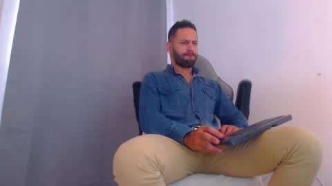 Snapshot of oliverdrew1 chatting on 27, 12, 2024 oliver online show from 27, 12, 2024