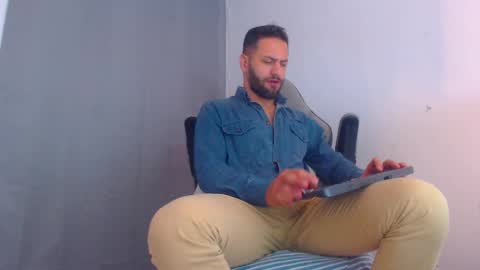 Snapshot of oliverdrew1 chatting on 30, 12, 2024 oliver online show from 30, 12, 2024