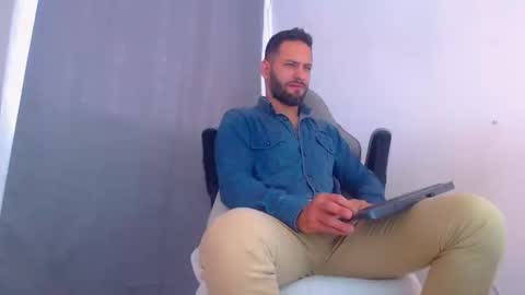 Snapshot of oliverdrew1 chatting on 31, 12, 2024 oliver online show from 31, 12, 2024