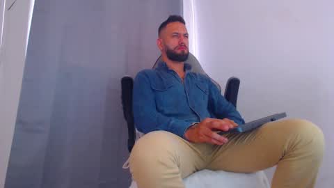 Snapshot of oliverdrew1 chatting on 13, 2, 2025 oliver online show from 13, 2, 2025