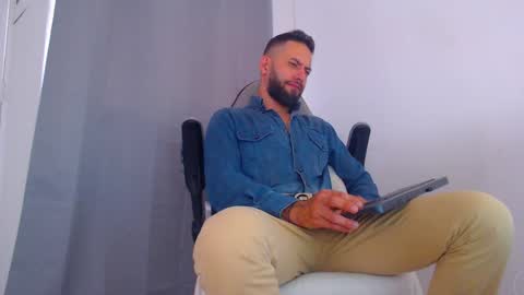 Snapshot of oliverdrew1 chatting on 17, 2, 2025 oliver online show from 17, 2, 2025