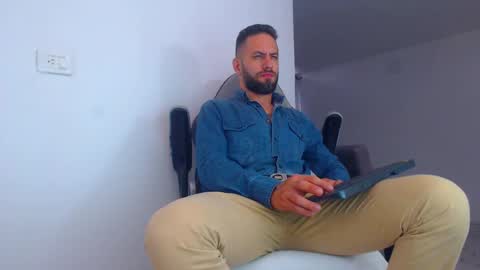 Snapshot of oliverdrew1 chatting on 7, 3, 2025 oliver online show from 7, 3, 2025