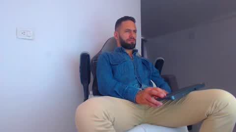 Snapshot of oliverdrew1 chatting on 11, 3, 2025 oliver online show from 11, 3, 2025