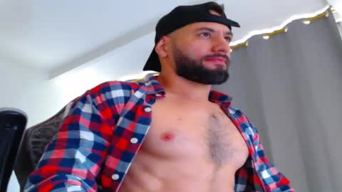 Snapshot of oliverdrew1 chatting on 12, 10, 2025 oliver online show from 12, 10, 2025