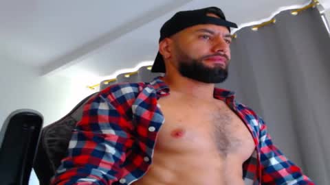 Snapshot of oliverdrew1 chatting on 20, 10, 2025 oliver online show from 20, 10, 2025