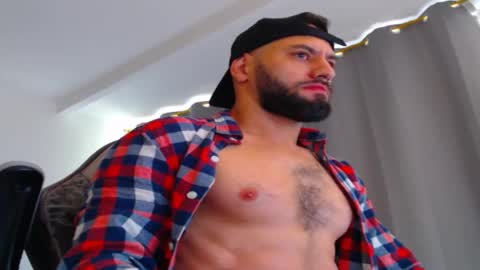 Snapshot of oliverdrew1 chatting on 1, 11, 2025 oliver online show from 1, 11, 2025