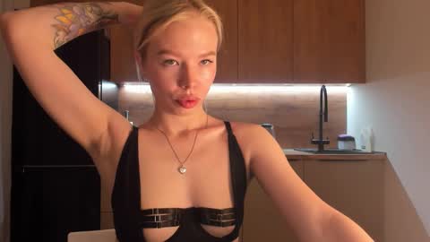 Olivia 3 online show from 12, 3, 2025