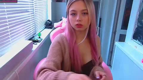 Snapshot of olivia_grr chatting on 2, 12, 2024 Olivia online show from 2, 12, 2024