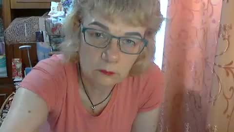 Snapshot of olivia_mia25 chatting on 7, 5, 2026 Olivia Mia online show from 7, 5, 2026