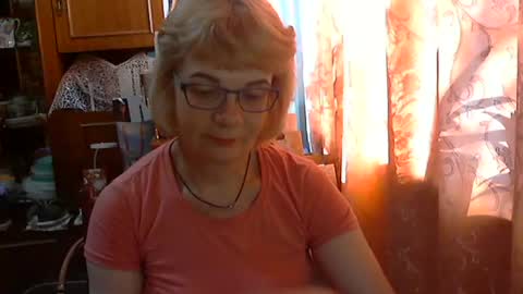 Olivia Mia online show from 19, 6, 2026