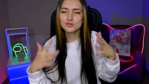 Snapshot of olivia_norton_ chatting on 4, 11, 2025 olivia_norton_ online show from 4, 11, 2025