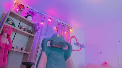 Snapshot of olivia_pretty_ chatting on 7, 2, 2025 olivia_pretty_ online show from 7, 2, 2025