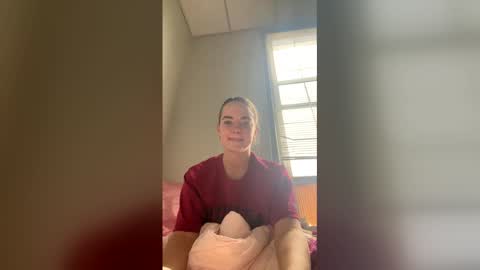 Snapshot of oliviaaraee chatting on 3, 2, 2026 oliviaaraee online show from 3, 2, 2026