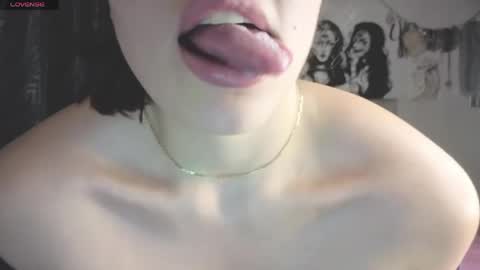 oliviabluee10 online show from 20, 5, 2026