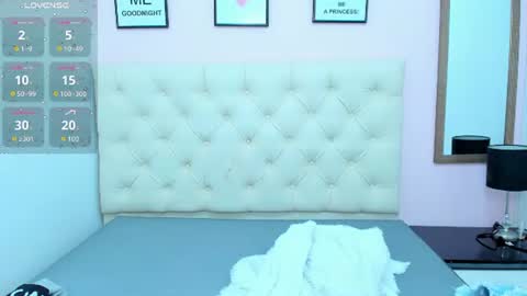 Snapshot of oliviaburningmilf chatting on 15, 7, 2026 Olivia Burning online show from 15, 7, 2026