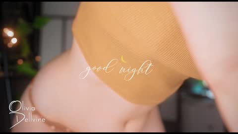 Snapshot of oliviadellvine chatting on 5, 1, 2025 Olivia online show from 5, 1, 2025