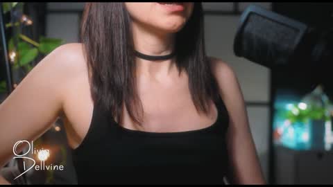 Snapshot of oliviadellvine chatting on 9, 2, 2025 Olivia online show from 9, 2, 2025