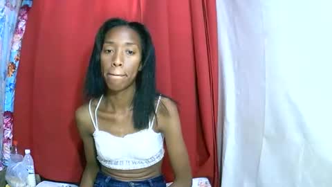 Snapshot of oliviah27 chatting on 5, 10, 2025 oliviah27 online show from 5, 10, 2025