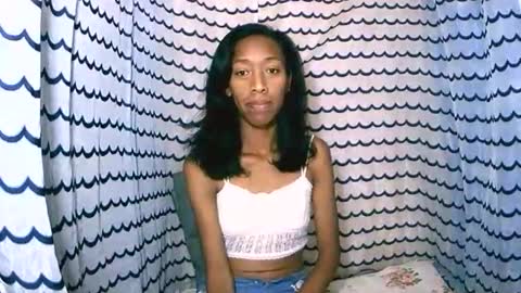 Snapshot of oliviah27 chatting on 28, 10, 2025 oliviah27 online show from 28, 10, 2025