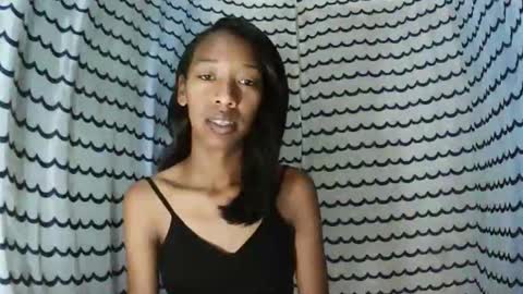 Snapshot of oliviah27 chatting on 25, 11, 2025 oliviah27 online show from 25, 11, 2025