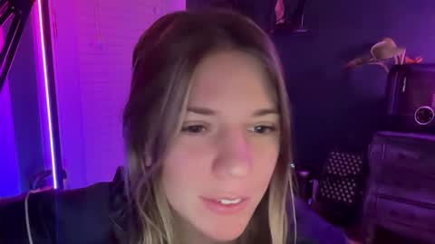 Snapshot of oliviahansleyy chatting on 5, 1, 2025 Olivia online show from 5, 1, 2025