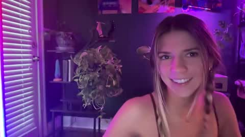 Snapshot of oliviahansleyy chatting on 21, 1, 2025 Olivia online show from 21, 1, 2025