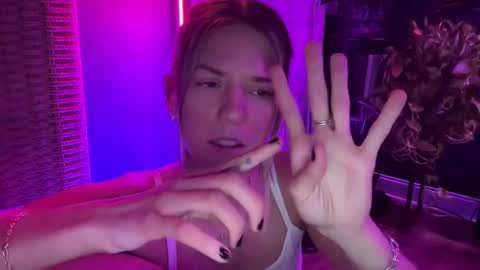 Snapshot of oliviahansleyy chatting on 28, 1, 2025 Olivia online show from 28, 1, 2025