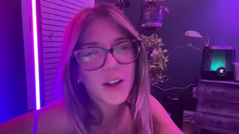 Snapshot of oliviahansleyy chatting on 31, 1, 2025 Olivia online show from 31, 1, 2025