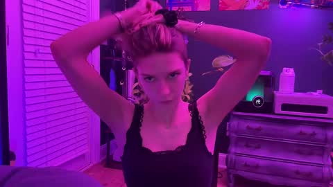 Snapshot of oliviahansleyy chatting on 14, 2, 2025 Olivia online show from 14, 2, 2025