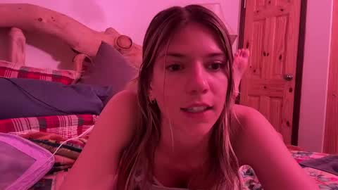 Snapshot of oliviahansleyy chatting on 3, 3, 2025 Olivia online show from 3, 3, 2025