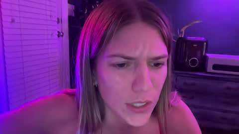 Snapshot of oliviahansleyy chatting on 10, 3, 2025 Olivia online show from 10, 3, 2025