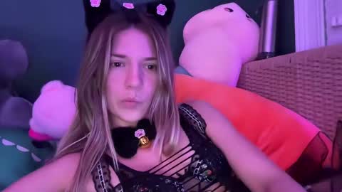 Snapshot of oliviahansleyy chatting on 11, 3, 2025 Olivia online show from 11, 3, 2025