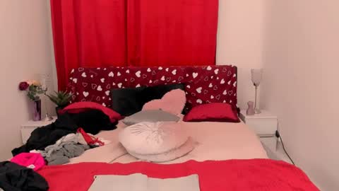 oliviaBeauty online show from 2, 12, 2024