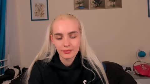 oliviaBeauty online show from 20, 4, 2026