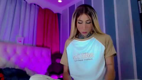 Snapshot of oliviahot01 chatting on 30, 4, 2026 oliviahot01 online show from 30, 4, 2026