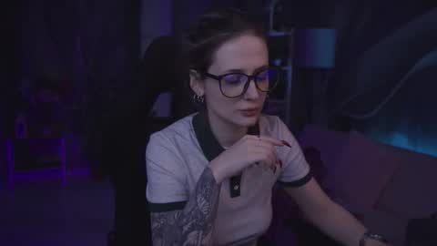 Snapshot of oliviamcclean chatting on 3, 2, 2026 Liv online show from 3, 2, 2026