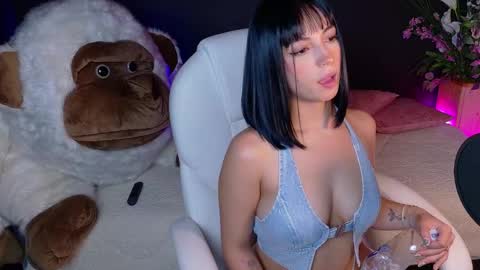 Snapshot of oliviamcneill chatting on 30, 1, 2025 Olivia Mcneill online show from 30, 1, 2025