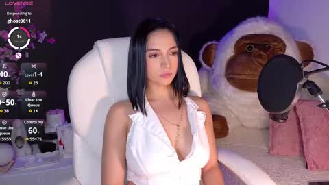 Snapshot of oliviamcneill chatting on 8, 2, 2025 Olivia Mcneill online show from 8, 2, 2025