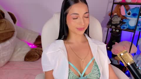 Snapshot of oliviamcneill chatting on 15, 9, 2025 Olivia Mcneill online show from 15, 9, 2025