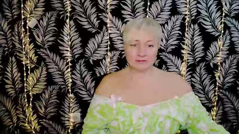 Kelly online show from 3, 2, 2025