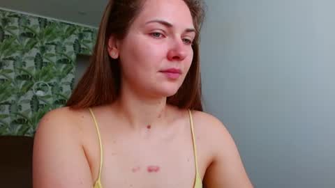 Snapshot of oliviashiny chatting on 19, 5, 2026 Olivia online show from 19, 5, 2026