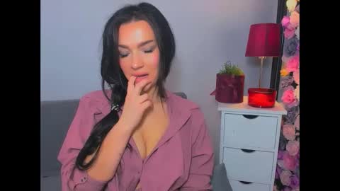 Snapshot of oliviawomen chatting on 7, 11, 2025 OliviaWomen online show from 7, 11, 2025