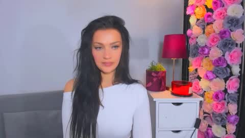 Snapshot of oliviawomen chatting on 11, 11, 2025 OliviaWomen online show from 11, 11, 2025