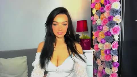 Snapshot of oliviawomen chatting on 17, 12, 2025 OliviaWomen online show from 17, 12, 2025