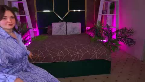 Snapshot of oliviia_rose chatting on 14, 12, 2025 oliviia_rose online show from 14, 12, 2025