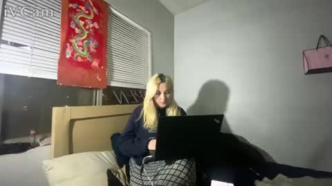 Snapshot of omathena11_11 chatting on 12, 2, 2025 omathena11_11 online show from 12, 2, 2025