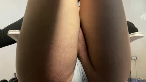 Snapshot of omgyesgurl chatting on 2, 2, 2025 amy 3 online show from 2, 2, 2025